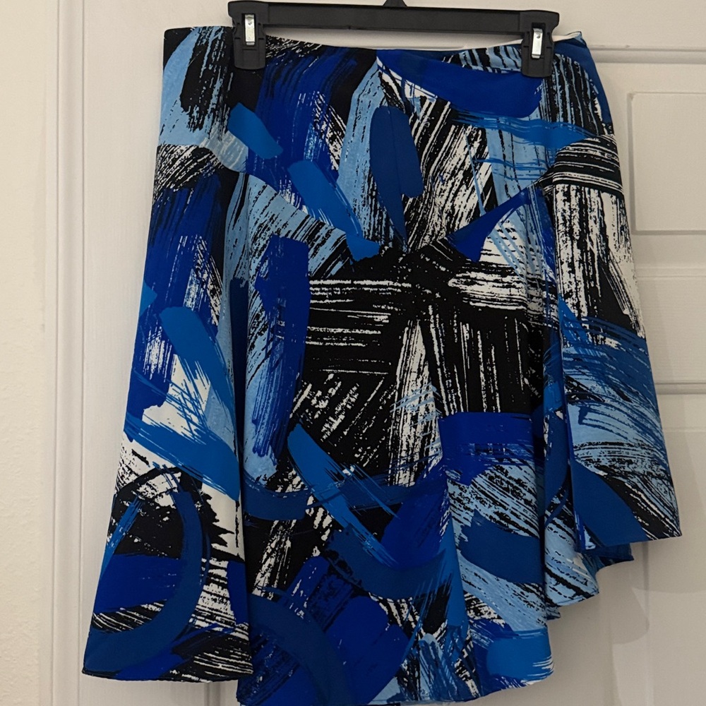 Vince Camoto skirt size 6 NWT